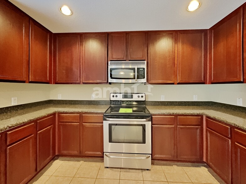 Building Photo - 455 Dolly Dr