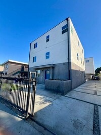 Building Photo - 789 E 41st Pl