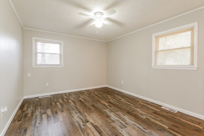 Building Photo - 3 Bedroom Home in Winston Salem
