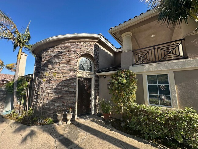 Building Photo - Exquisite Vina Del Mar home in Spanish Hills