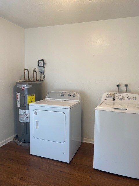 Building Photo - 1247 Cardinal Ln