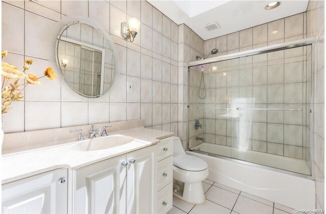 Building Photo - 261 Gramercy Dr