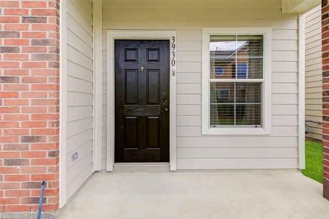 Building Photo - 3930 Mossy Pl Ln