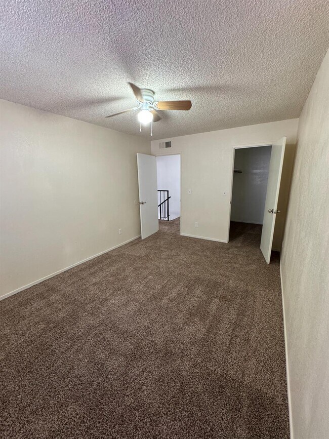 Building Photo - 2056 W Simpson Ave