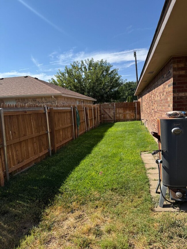 Building Photo - 4210 Catalpa Ln