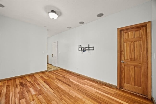 Building Photo - 36 Telegraph St
