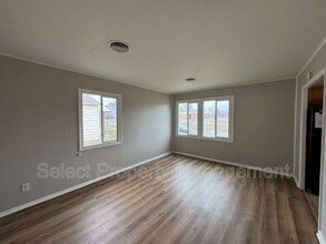 Building Photo - 1909 Jessie Ave