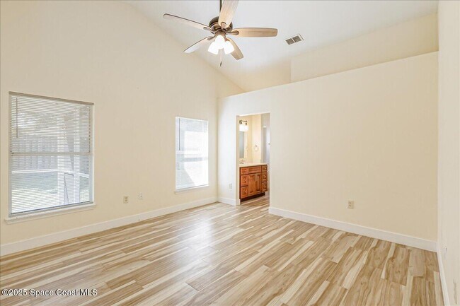 Building Photo - 6651 Fawn Ridge Dr