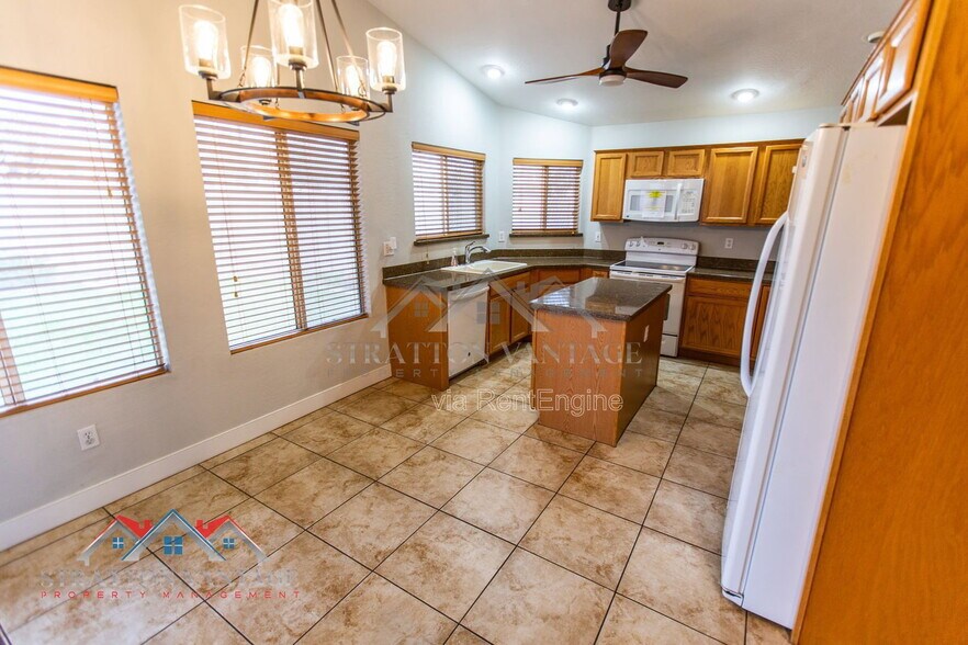 Building Photo - 721 S Williams Pl