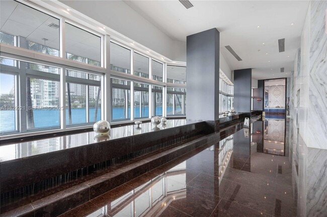 Building Photo - 335 S Biscayne Blvd