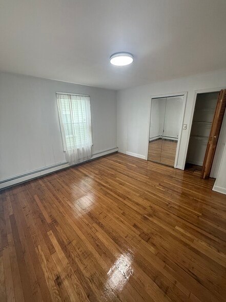 Building Photo - 66 Elm St