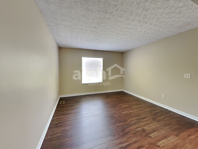 Building Photo - 402 Rolling Acre Dr