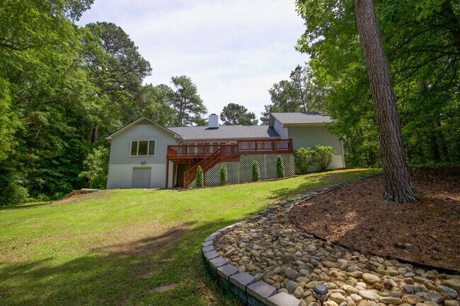 Building Photo - 806 Sumac Ln