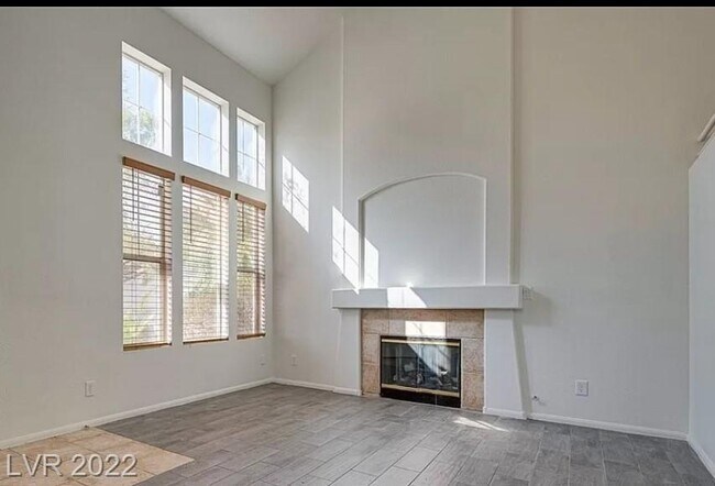 Building Photo - 1200 Valerio Ln