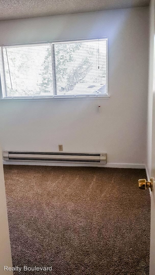 Building Photo - 2 br, 1 bath House - 705 Jamaica #4