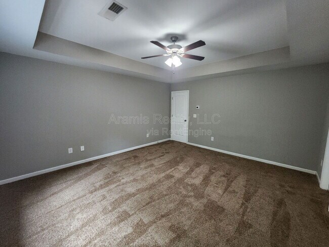 Building Photo - 255 Fieldcrest Dr