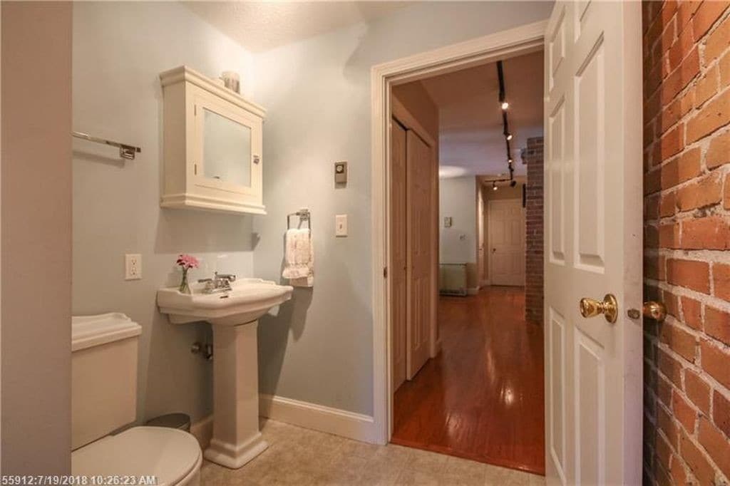 Building Photo - 287 Spring St