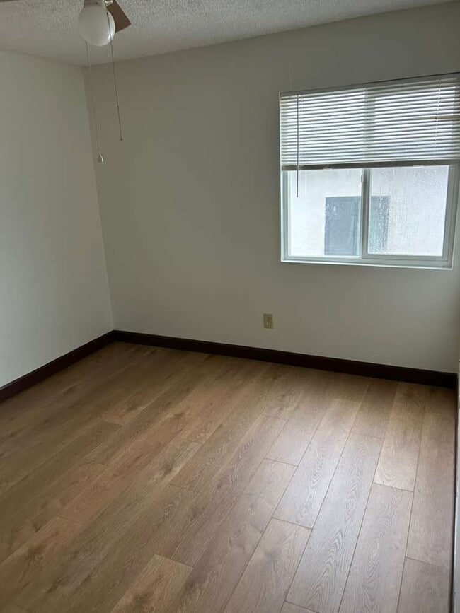 Upstairs Small Bedroom Left1 - 1328 9th St