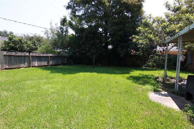 Building Photo - 9030 Langdon Ln