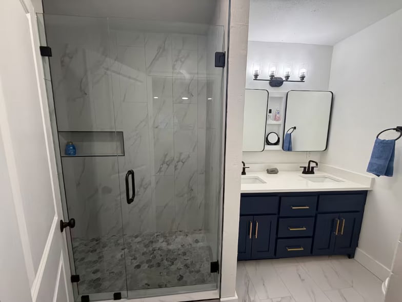 Building Photo - 1233 NE 14th St