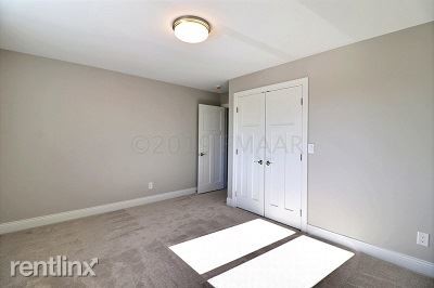 Building Photo - 4225 Timberline Dr S