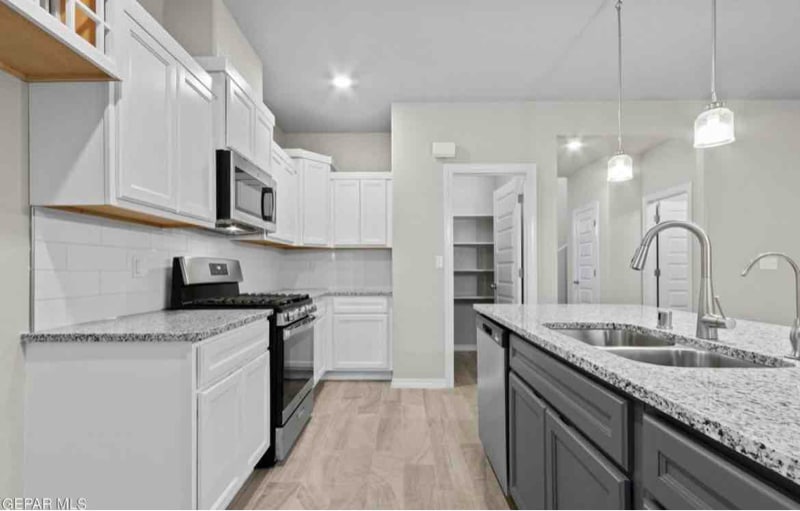 Building Photo - 273 Farnborough St