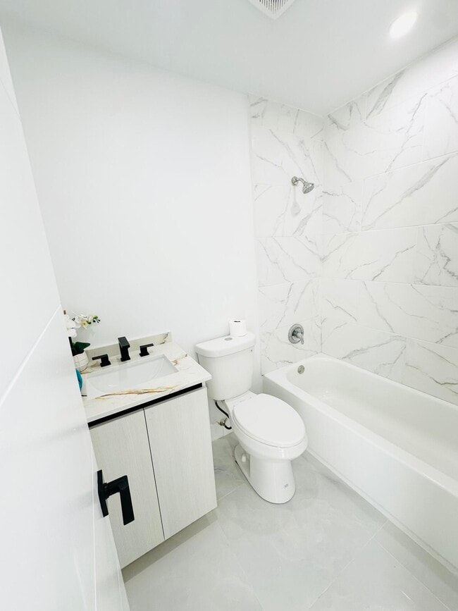 Building Photo - 2316 Freedom St