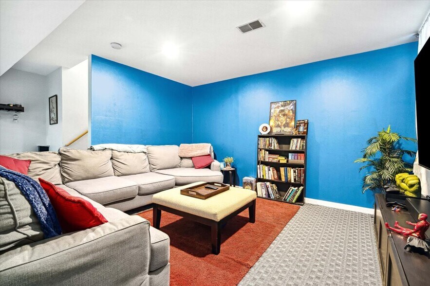 Building Photo - 471 Mahogany Ct