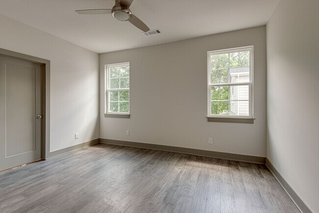 Building Photo - West Nashville Townhome