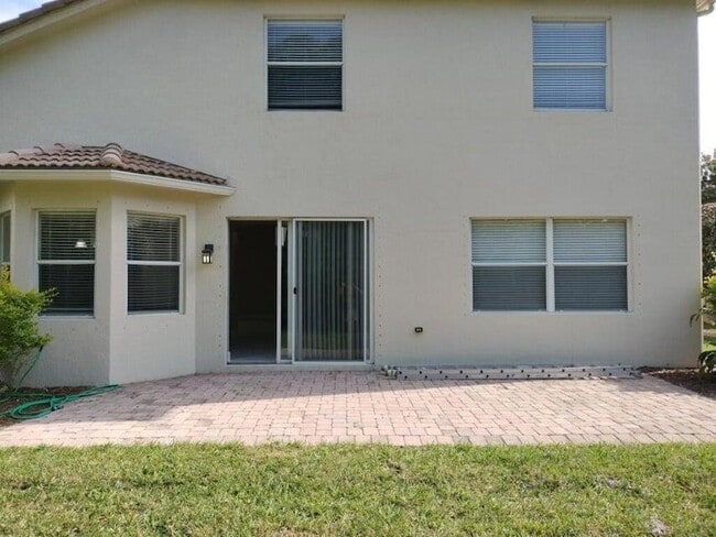 Building Photo - 5671 Sunberry Cir