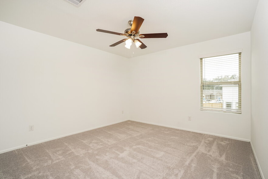 Building Photo - 1722 Sahara Dr