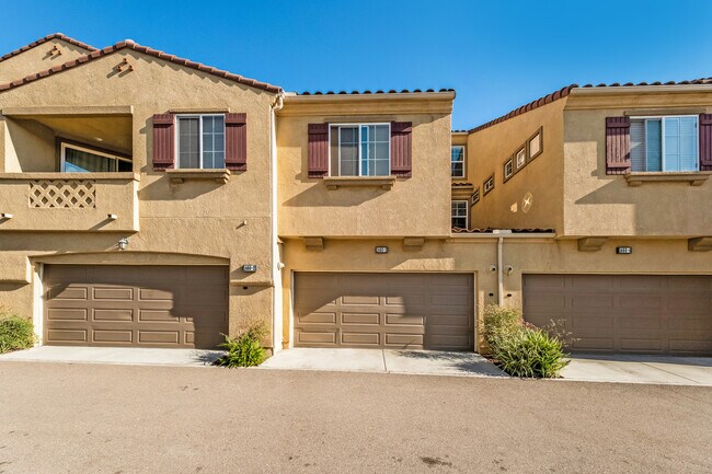 Primary Photo - 1460 Mockingbird Ct