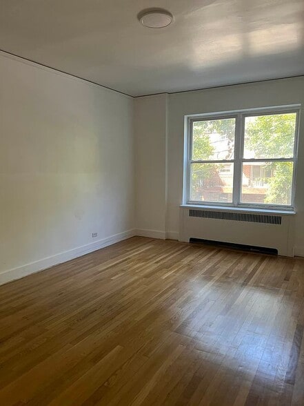 Building Photo - 3810 Greystone Ave