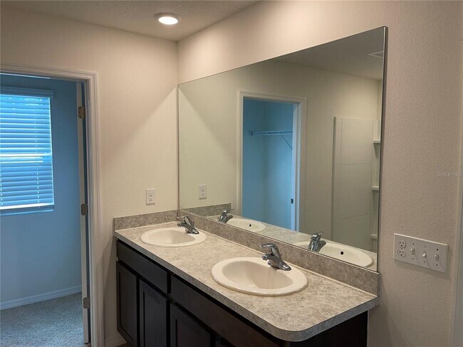 Building Photo - 6065 SW 84th St