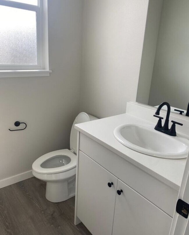 Building Photo - Modern 3-Bedroom Home in Bellingham!