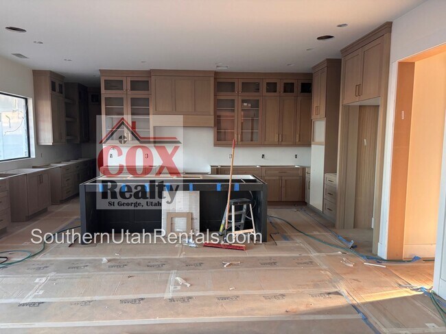 Building Photo - Gorgeous Washington Fields Home with 6 bed...