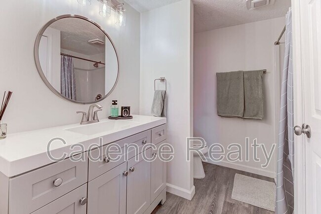 Building Photo - 4609 McClelland Dr