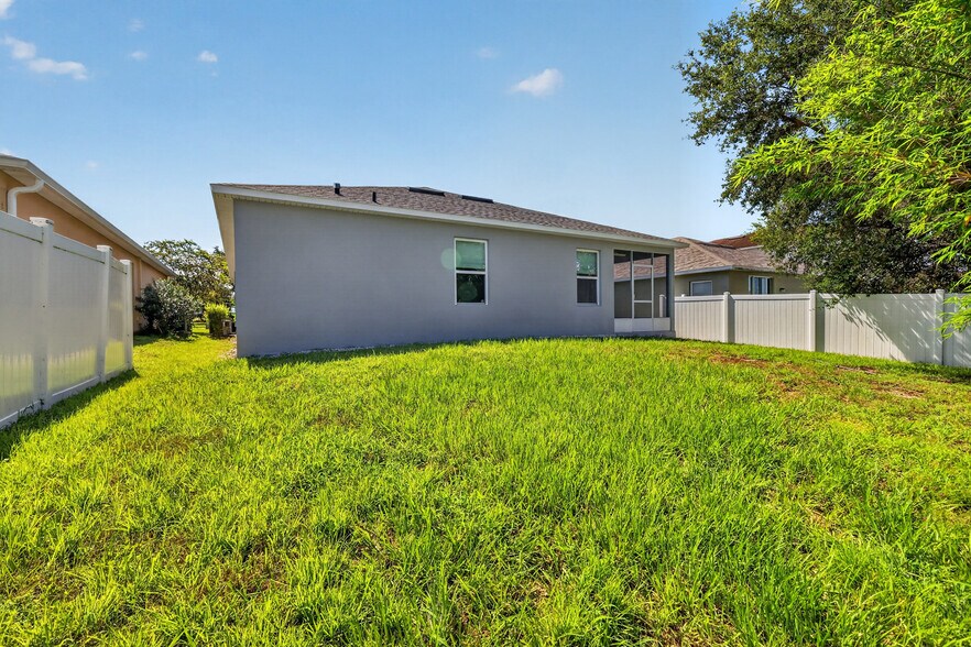 Building Photo - 345 Red Kite Dr