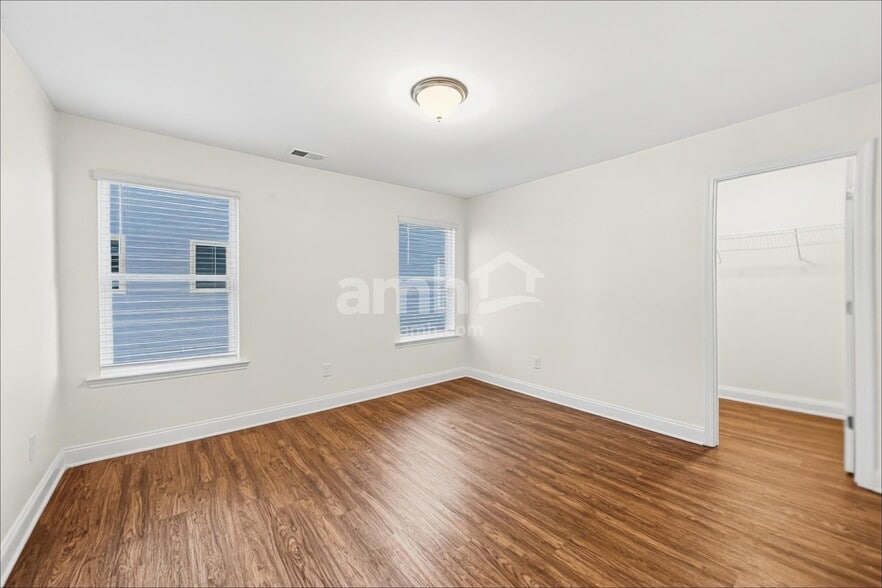Building Photo - 1337 Weatherbrook Cir