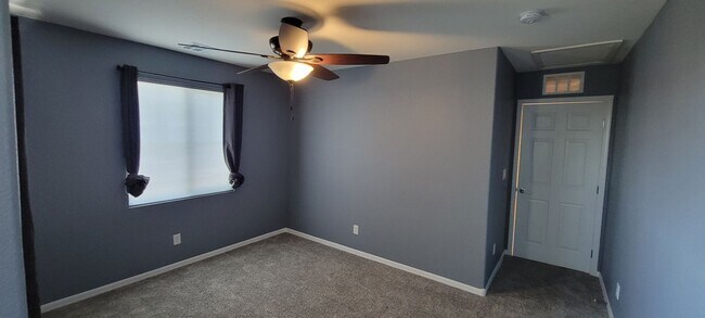 Building Photo - 4 bedroom plus roof top deck 1 bedroom dow...