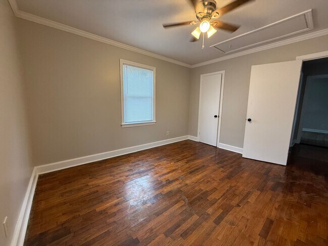 Building Photo - 2 bedroom, 1 bathroom - Home in West Rome!