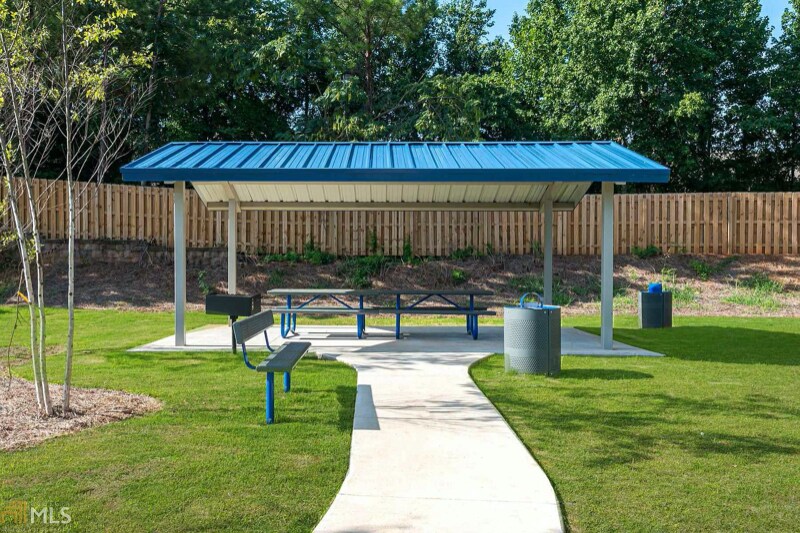 Building Photo - 913 Highwood Ln