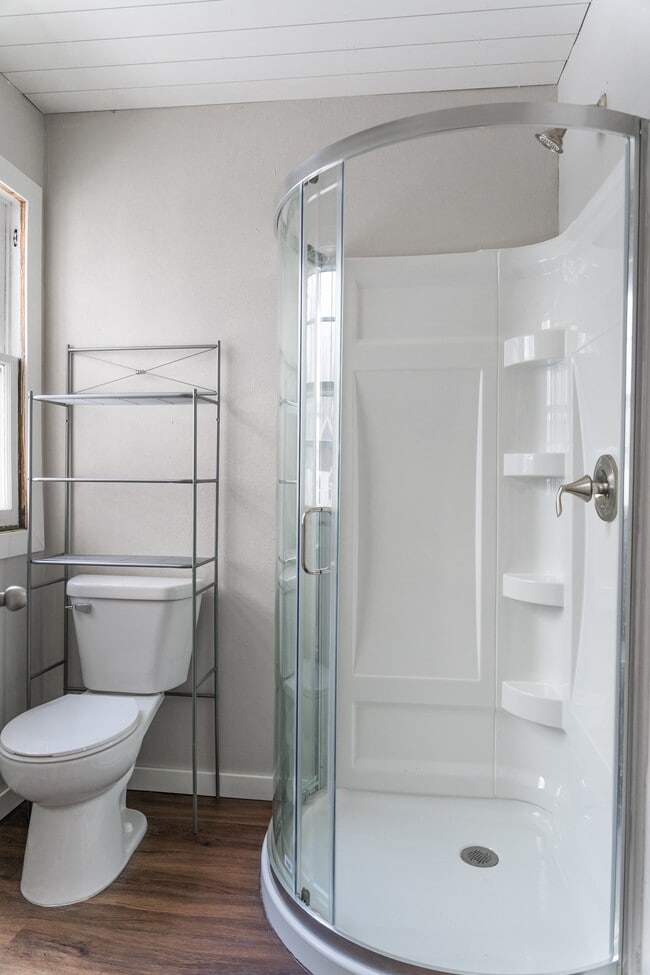 Building Photo - 712 W 22nd St