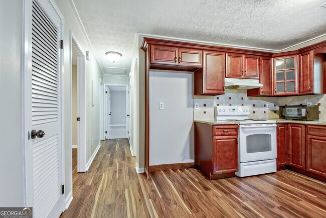 Building Photo - 11 Logwood Ln