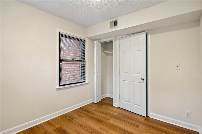 Building Photo - Lovely 3-Bedroom 1 bath End Unit townhome in Deanwood