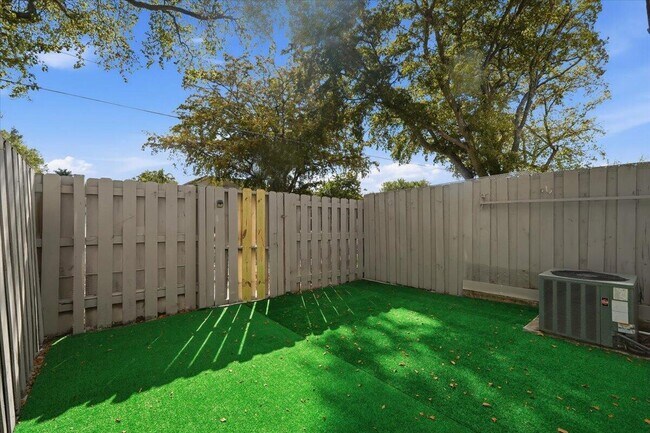 Building Photo - 3907 NW 76th Terrace