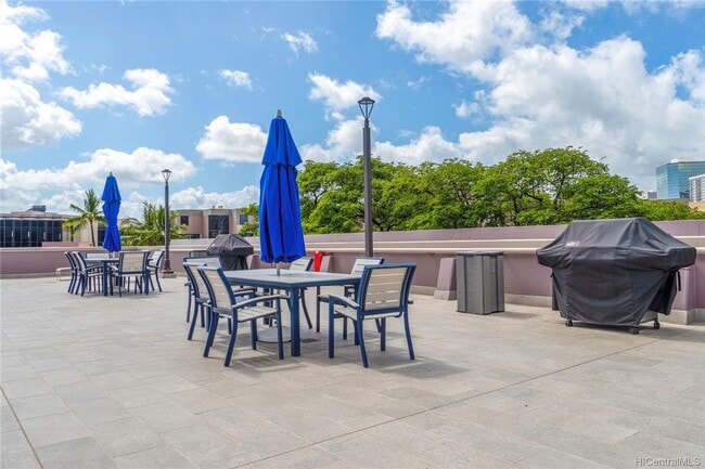 Building Photo - Kakaako 1/1/1 in "One Waterfront"