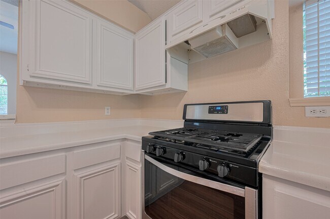 Building Photo - 15827 Beechnut St