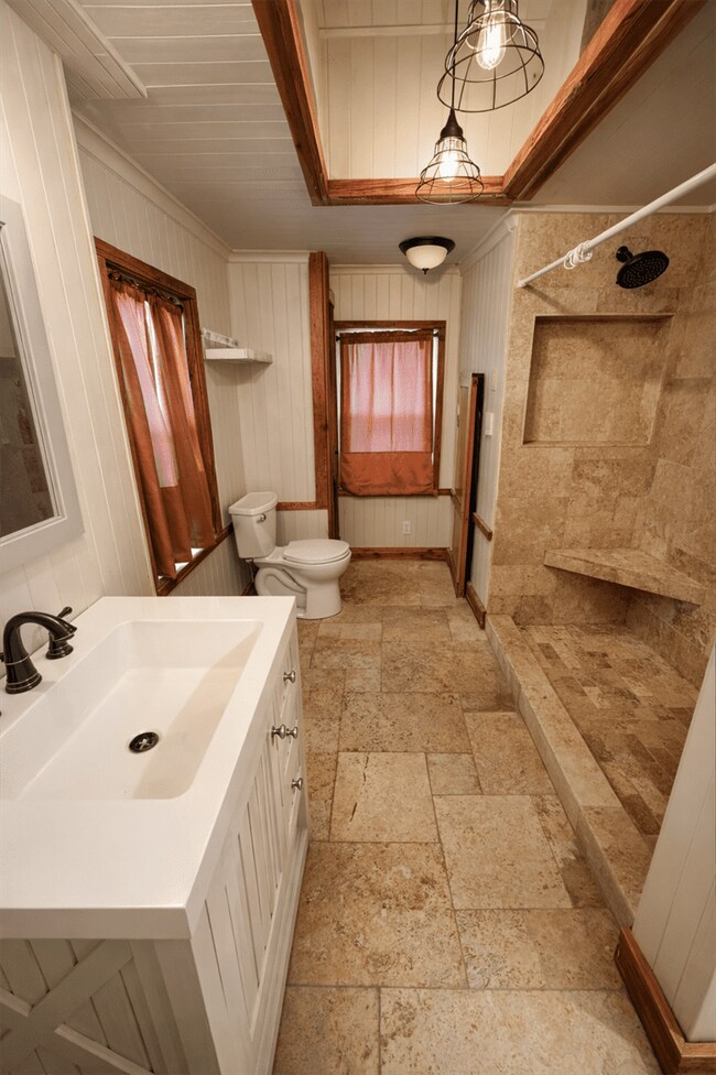 Building Photo - 4935 N Parma Rd