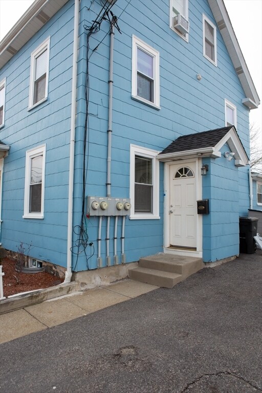 Building Photo - 259 Calvary St